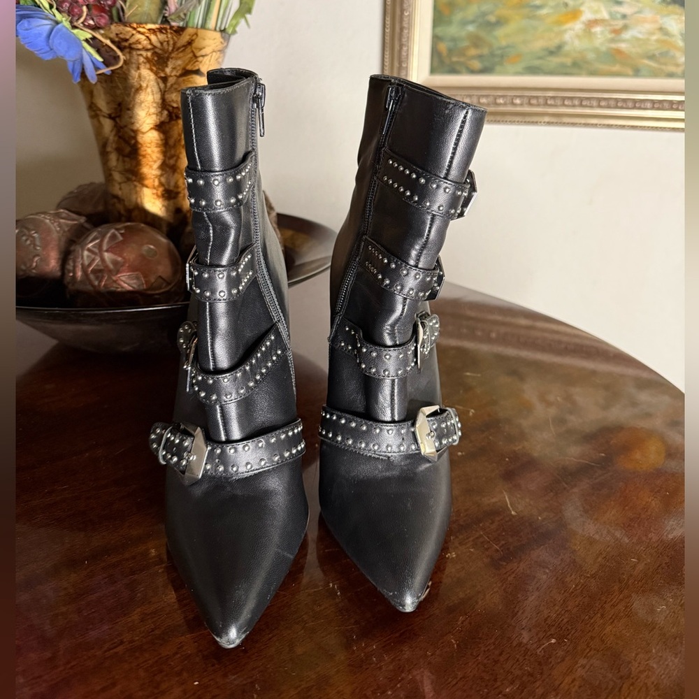 Steve Madden Daryl Leather Ankle Booties – Size 8